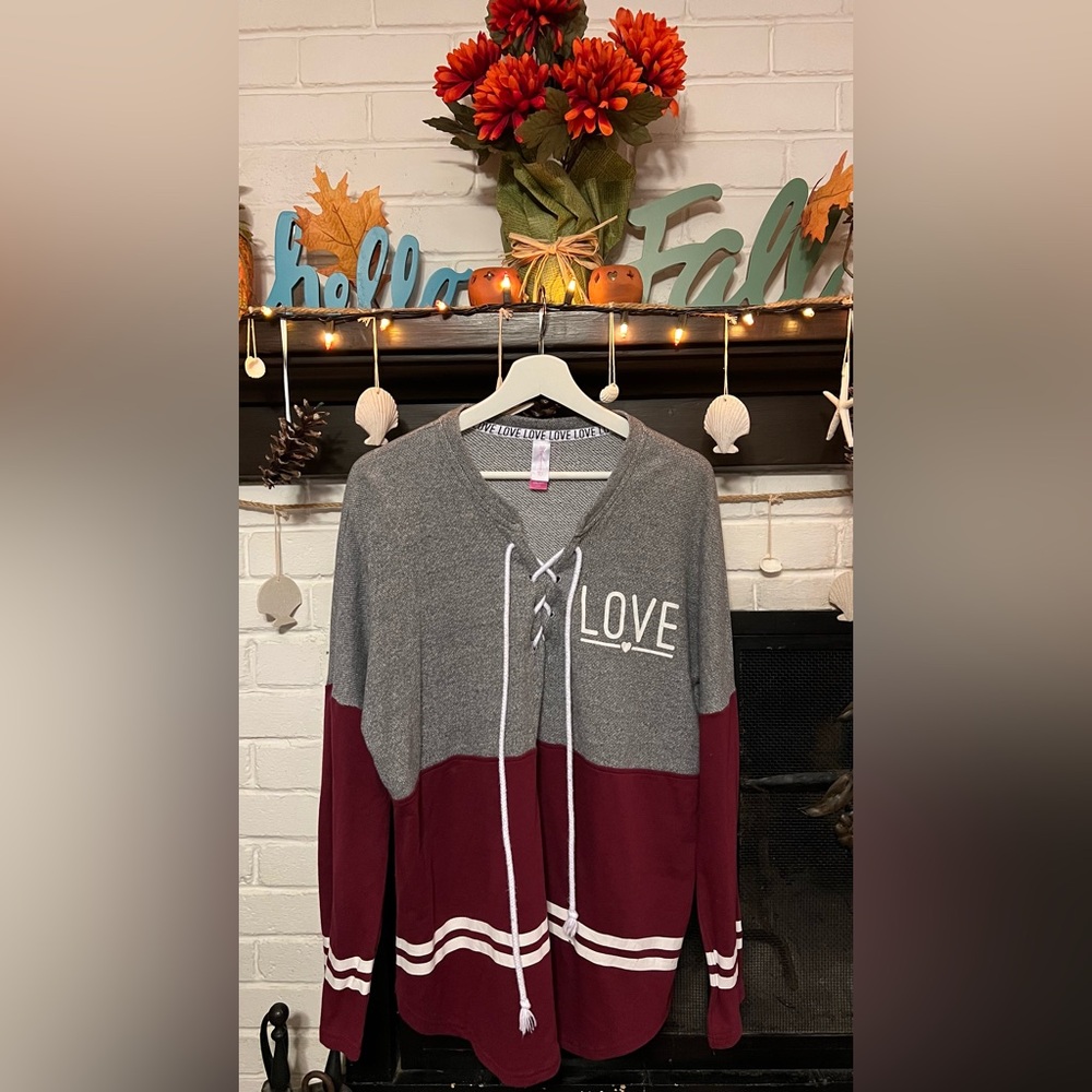 No Boundaries Womens‎ Pullover Sweater XXL 19 Gray Burgundy Love Drawstring
